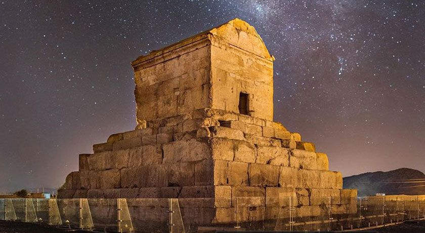 آرامگاه کوروش بزرگ -  شهر پاسارگاد