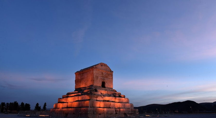 آرامگاه کوروش بزرگ -  شهر پاسارگاد