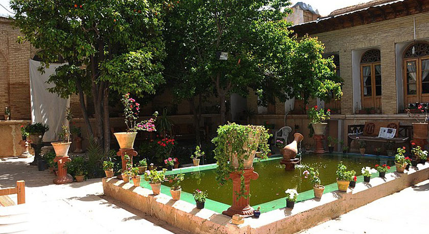 خانه تاریخی منطقی نژاد -  شهر فارس