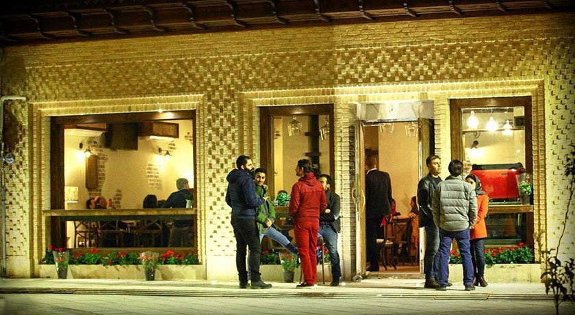 رستوران کافه رستوران ژولپ شهر شیراز 