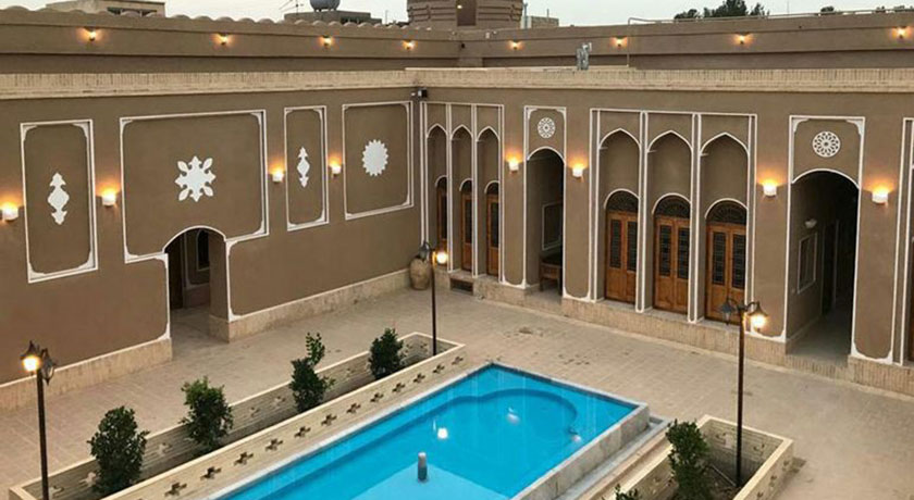  اقامتگاه سنتی قلعه وزیر شهرستان یزد استان میبد