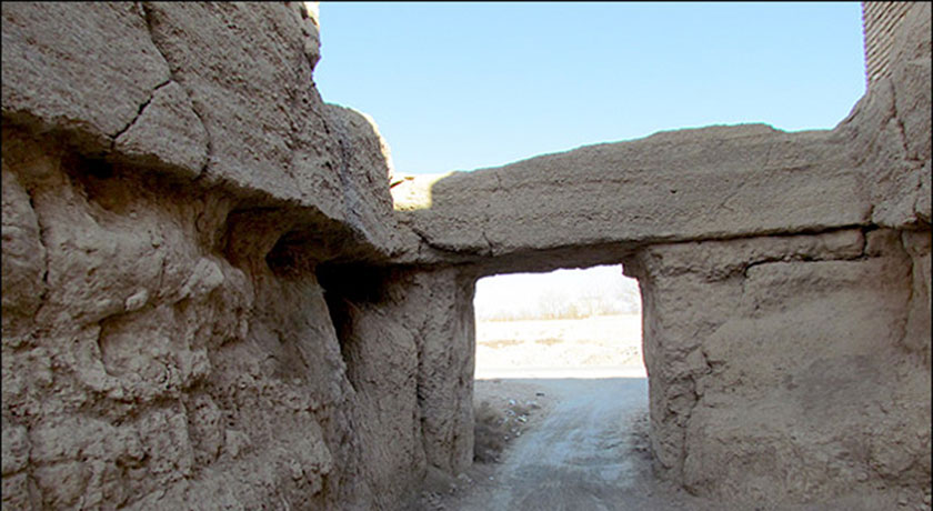  خندق های سنگی قلعه سرور خان شهرستان یزد استان ابرکوه