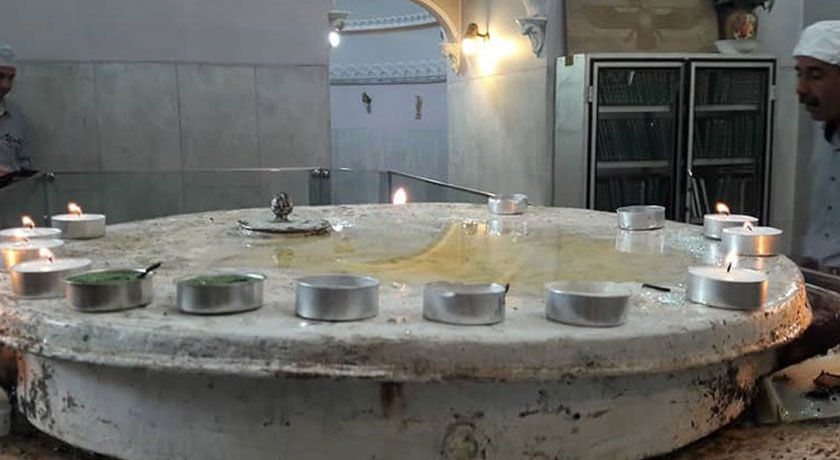  زیارتگاه پیر هریشت شهرستان یزد استان اردکان