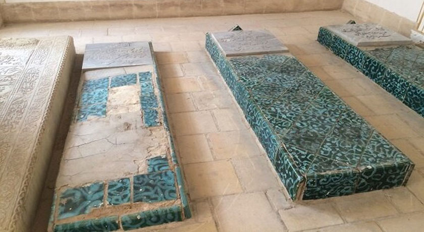  گورستان تم سنتی و مقبره بی بی مریم شهرستان هرمزگان استان قشم