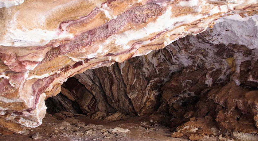  غار نمکدان شهرستان هرمزگان استان قشم