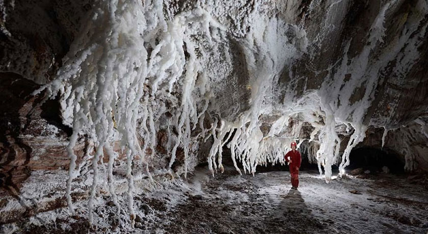  غار نمکدان شهرستان هرمزگان استان قشم