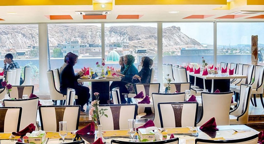  مجتمع تجاری ایران زمین درگهان شهر هرمزگان استان قشم