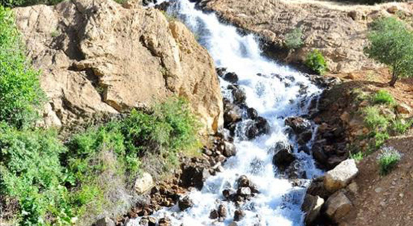  آبشار پشندگان شهرستان اصفهان استان فریدون شهر