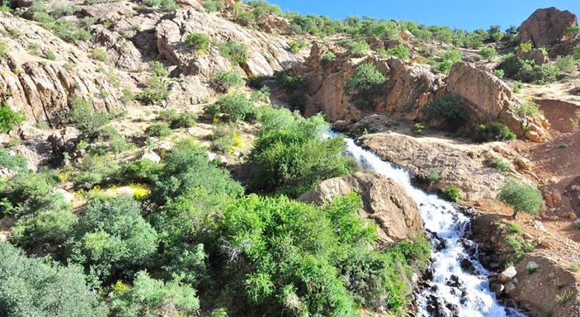  آبشار پشندگان شهرستان اصفهان استان فریدون شهر