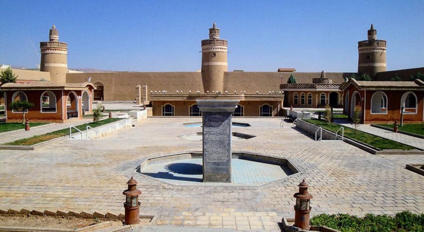  ارگ شیخ بهایی (هفت برج خارون) شهرستان اصفهان استان نجف اباد	