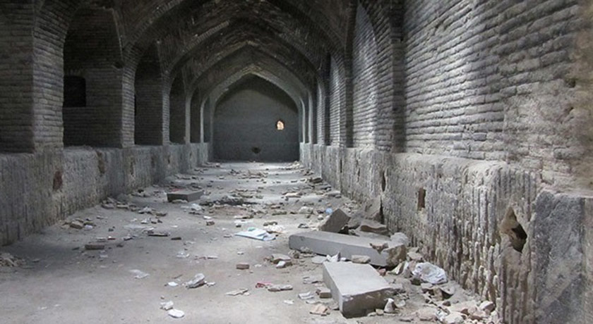  کاروانسرای جلوگیر شهرستان اصفهان استان نجف اباد	