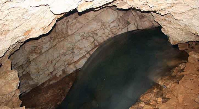 غار یخ دنا -  شهر سمیرم