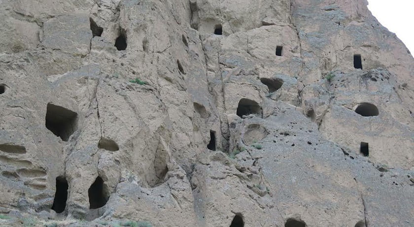  دخمه های سنگی کافر کلی شهرستان مازندران استان آمل