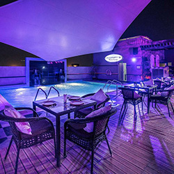 تمپتیشن بیسترو