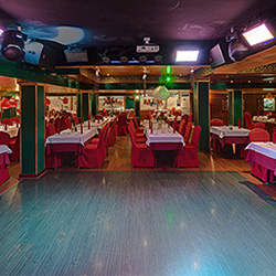 رستوران روسی ترویکا