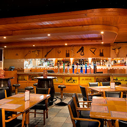 رستوران فورتی ناین ارز د گلد راش