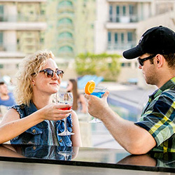 اسکای بار آن تن پول بار