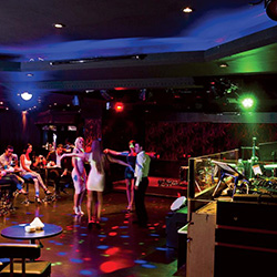 رستوران تایلندی و کلاب رویال