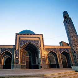  مسجد هفتاد و دو تن یا مسجد شاه (مقبره امیر غیاث الدین ملکشاه) 