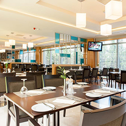 رستوران و بار بلو اسکای