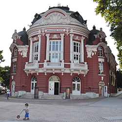 تئاتر استویان باچواروف