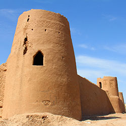 قلعه سیزان نوش آباد