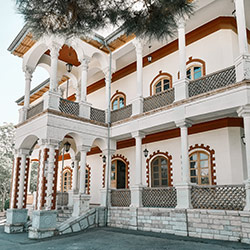 قصر یاقوت (بیمارستان شهید دکتر لواسانی)