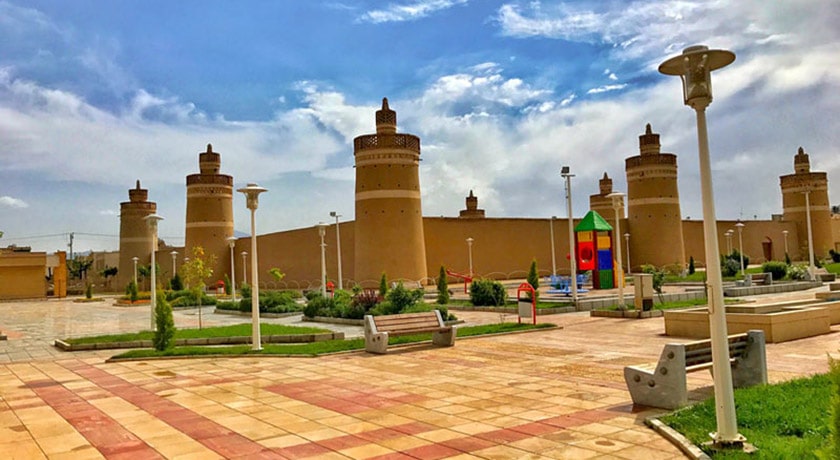 شهر نجف اباد	 در استان اصفهان - توریستگاه