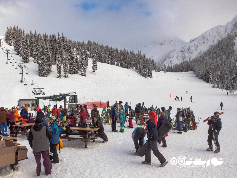 - تفرجگاه کوهستانی پادر کینگ (Powder King Mountain Resort)  