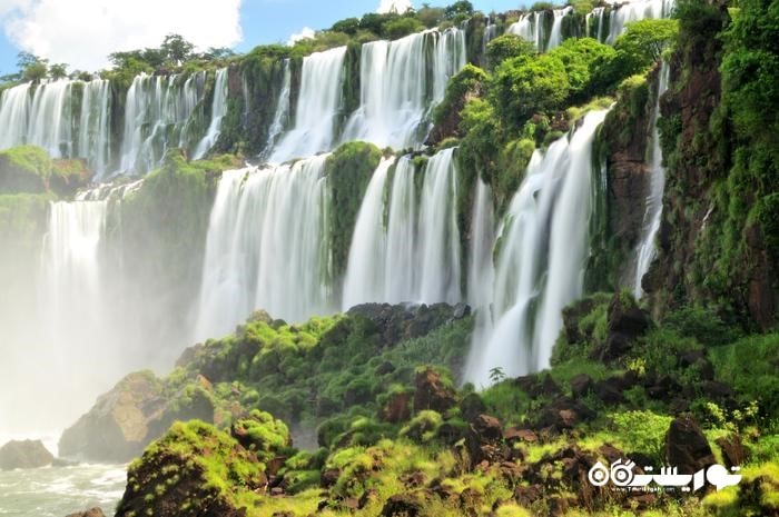 آبشارهای ایوآزو، مرز بین برزیل و آرژانتین (Iguazu Falls, boarding Brazil and Argentina)