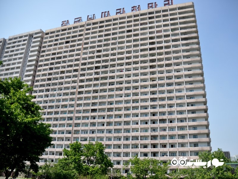 بلوک‌ های آپارتمان ‌ها در کره شمالی بسیار متقارن و دقیق ساخته شده اند