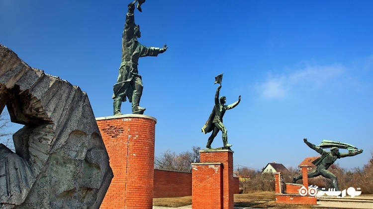 17. پارک یادبود (Memento Park)