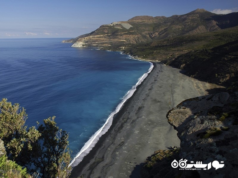 ساحل خاکستری در نونزا (The grey Beach at Nonza)