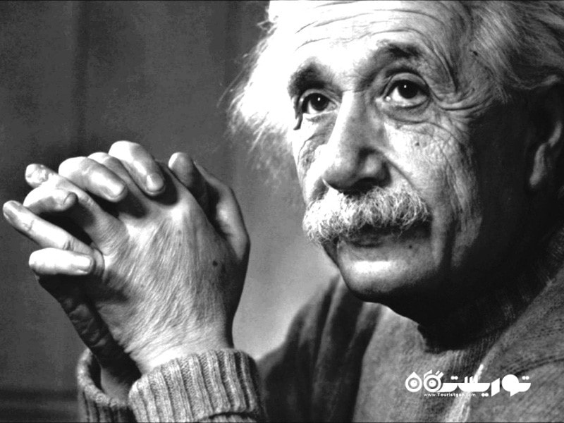  آلبرت انیشتین (Albert Einstein)