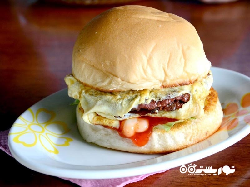 16- رَملی برگر (Ramly Burger)