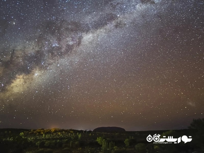 10. اولورو (Uluru)، استرالیا