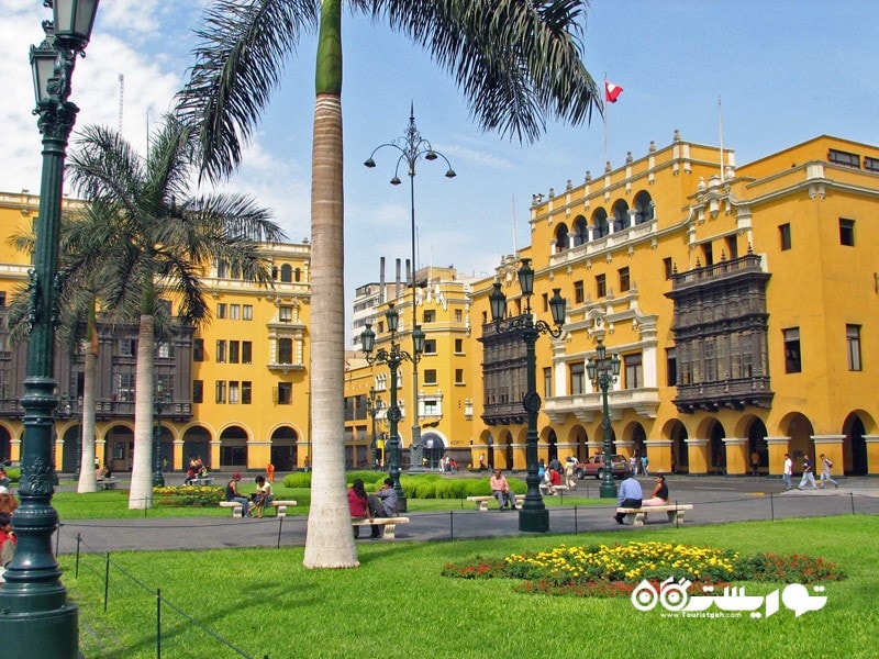 پلازا دِ آرماس (Plaza de Armas)، شهر لیما (Lima)، کشور پرو