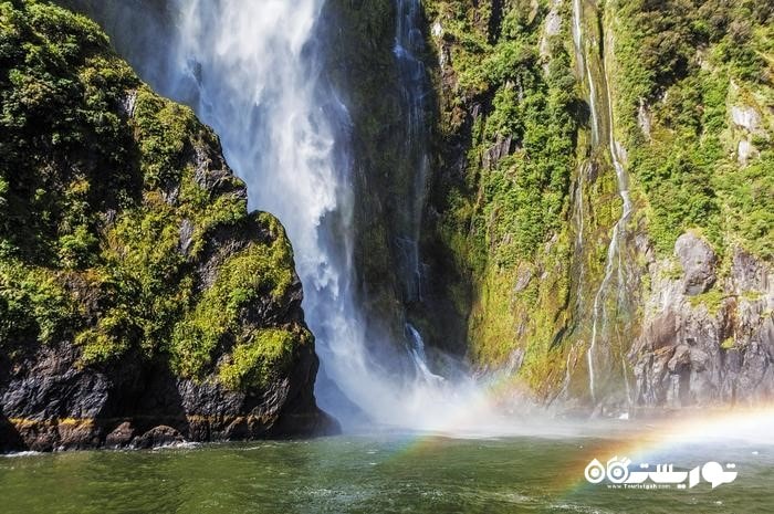آبشارهای اِستِرلینگ، نیوزیلند (Striling Falls, New Zealand)