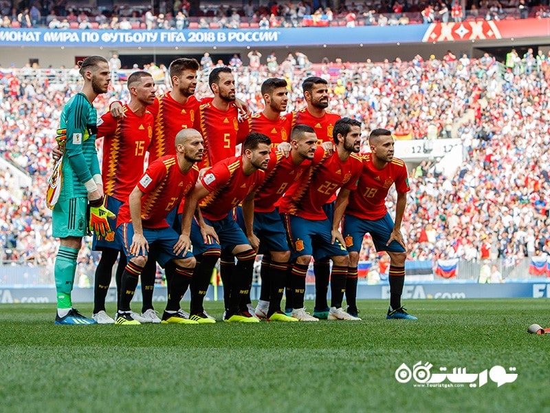11. اسپانیایی ها عاشق فوتبال خود هستند