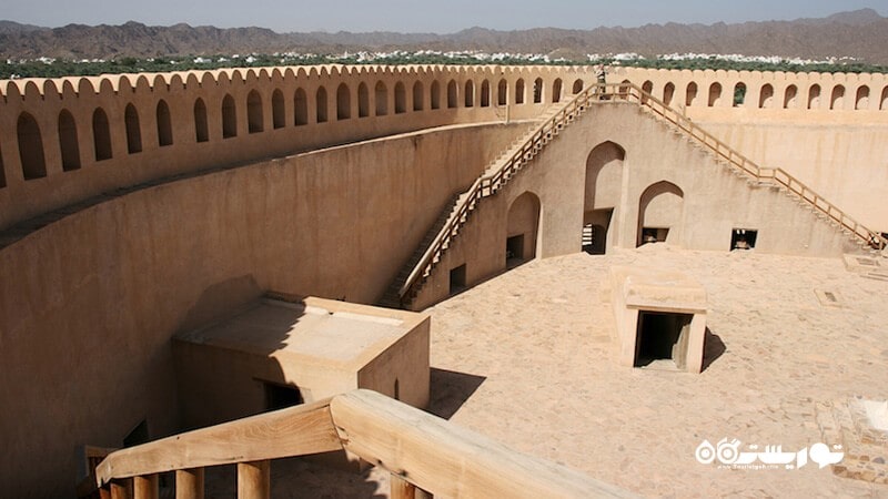 8. نزوی مکان محبوبی که باید در سفر به عمان از آن بازدید کنید