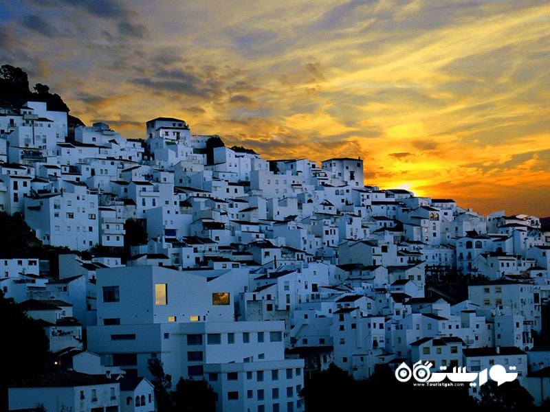 زاهرا دِ لا سیِرا، آندالوسیا (Zahara de la Sierra, Andalusia)