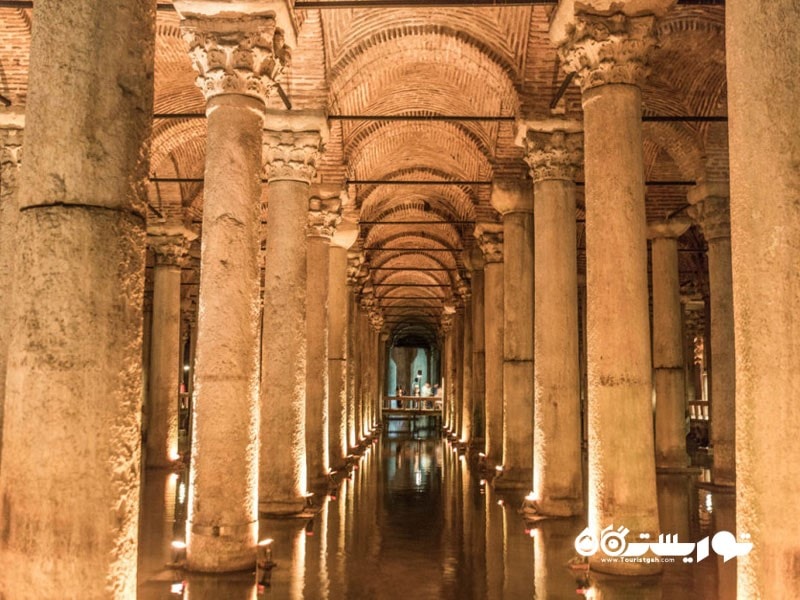 آب انبار باسیلکا (Basilica Cistern)