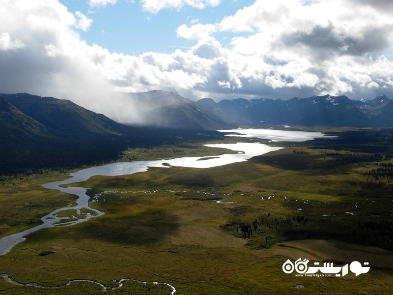 - پارک ایالتی حیات وحش فلات اسپاتیزی (Spatsizi Plateau Wilderness Park)   