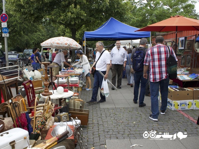 9- بازار ارزان فروشی و لوازم دست دوم (A Flea Market)   