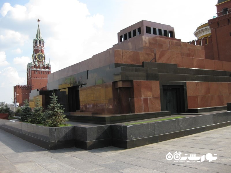 1- بازدید از مقبره لِنین (Lenin's Mausoleum)