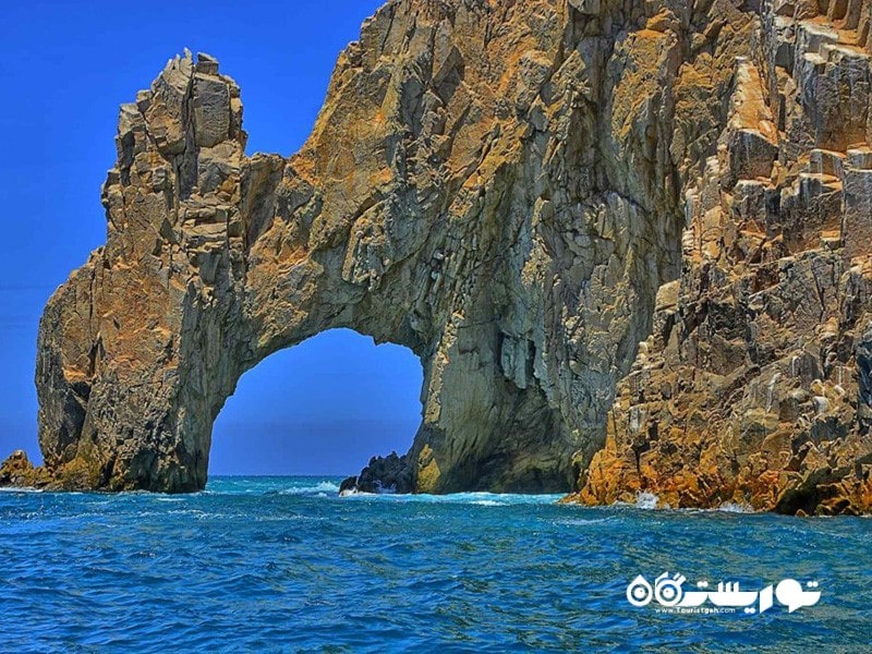 با 10 طاق صخره ای و دریایی زیبا در سراسر جهان آشنا شوید