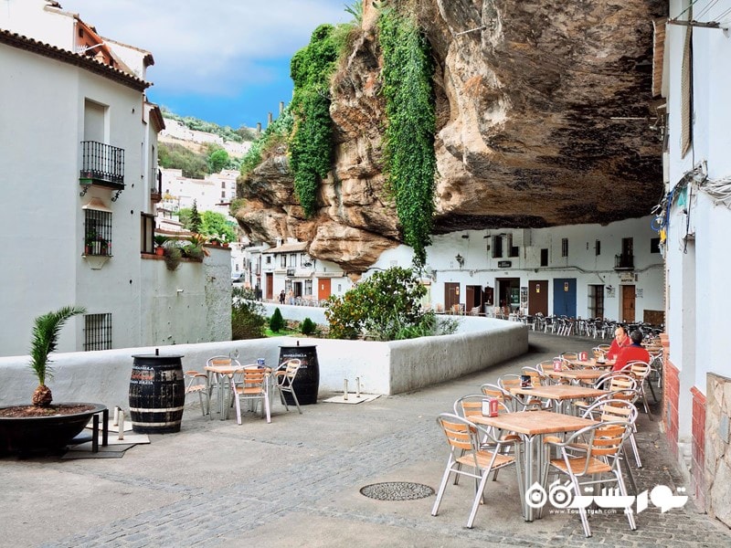 شهر سیتینیل دی لاس بودگاس (Setenil de las Bodegas)