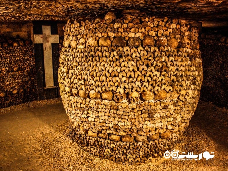 7 – دخمه مردگان پاريس (Paris Catacombs)