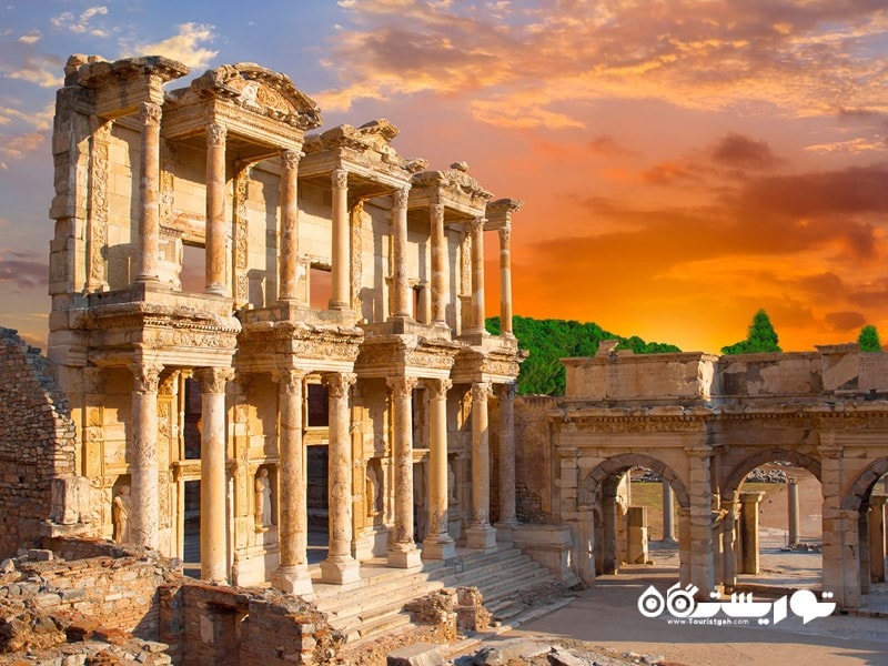 1. بازدید از شهر باستانی افسوس (Ephesus) و خانه مریم مقدس 