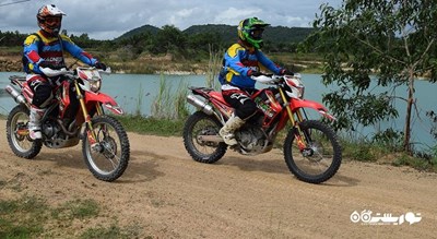 سرگرمی موتور سواری در جاده های خاکی پاتایا شهر تایلند کشور پاتایا